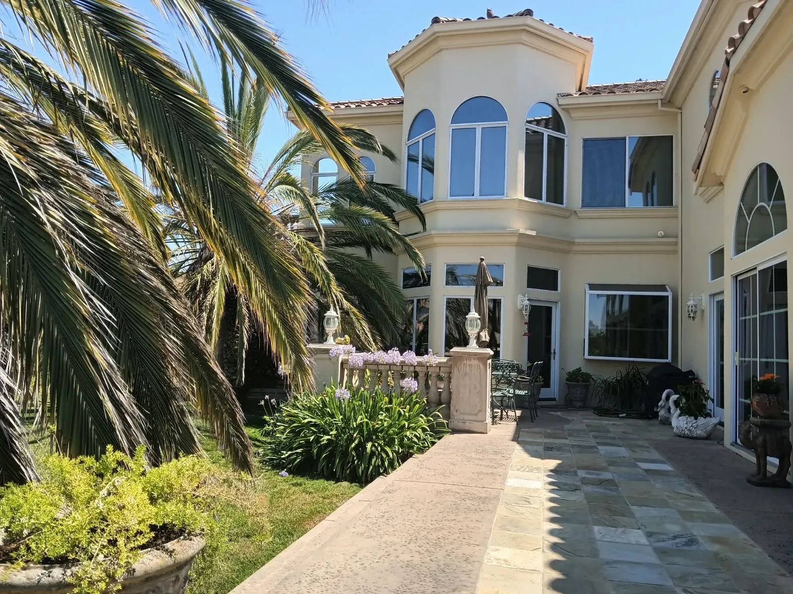 House painting in San Jose, CA: stucco home with fresh exterior paint